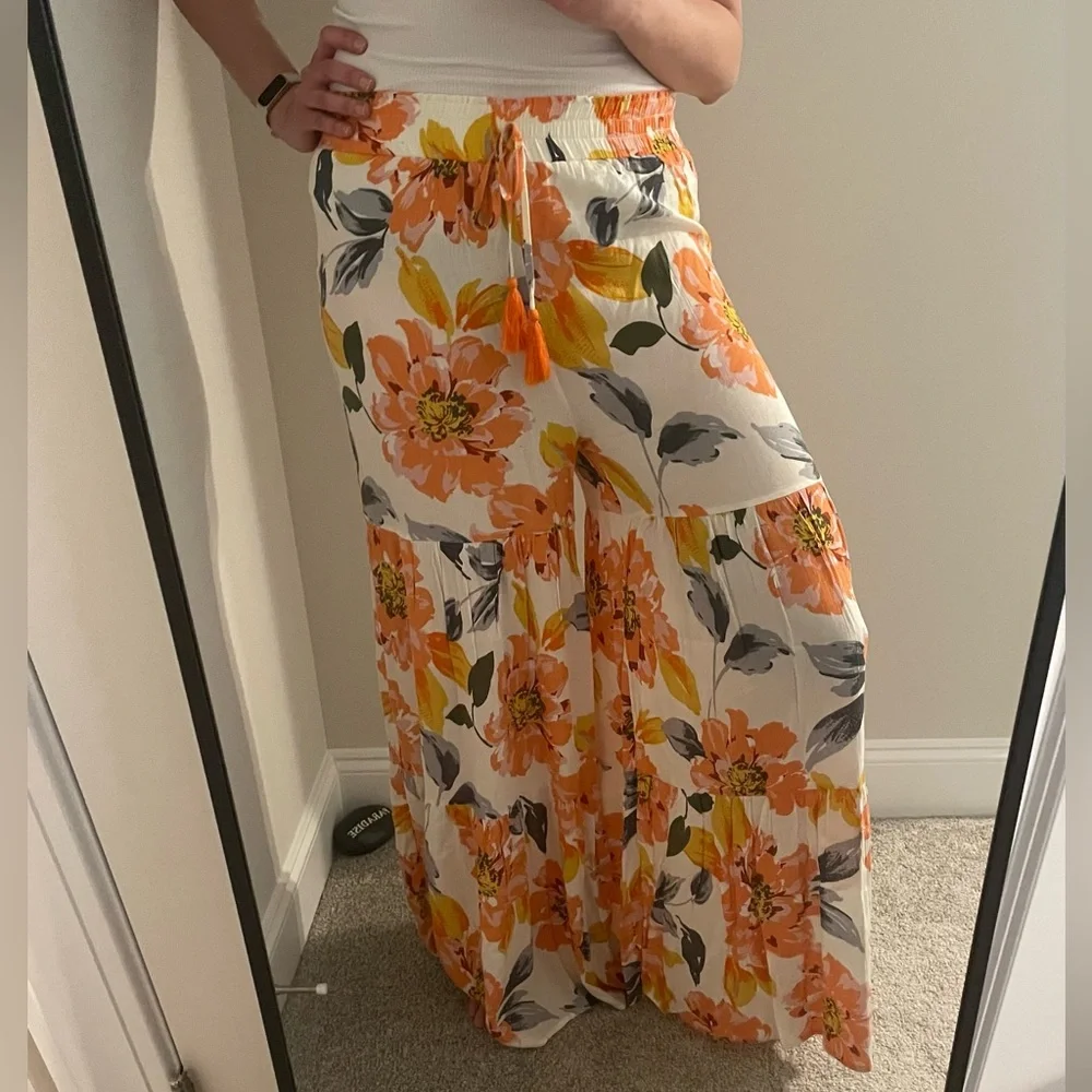 NWT Blue B. Floral Print Flared Flowly Lightweight Palazzo Pants Sz M - Picture 2 of 6